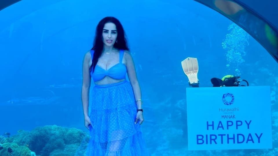 منار بإطلالة جديدة من المالديف في عيد ميلادها - صورة مميزة صورة مميزة: منار بإطلالة جديدة من المالديف في عيد ميلادها