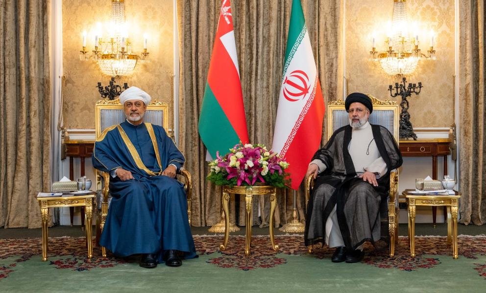 سلطان عُمان يختتم زيارة لإيران شهدت اتفاقيات اقتصادية