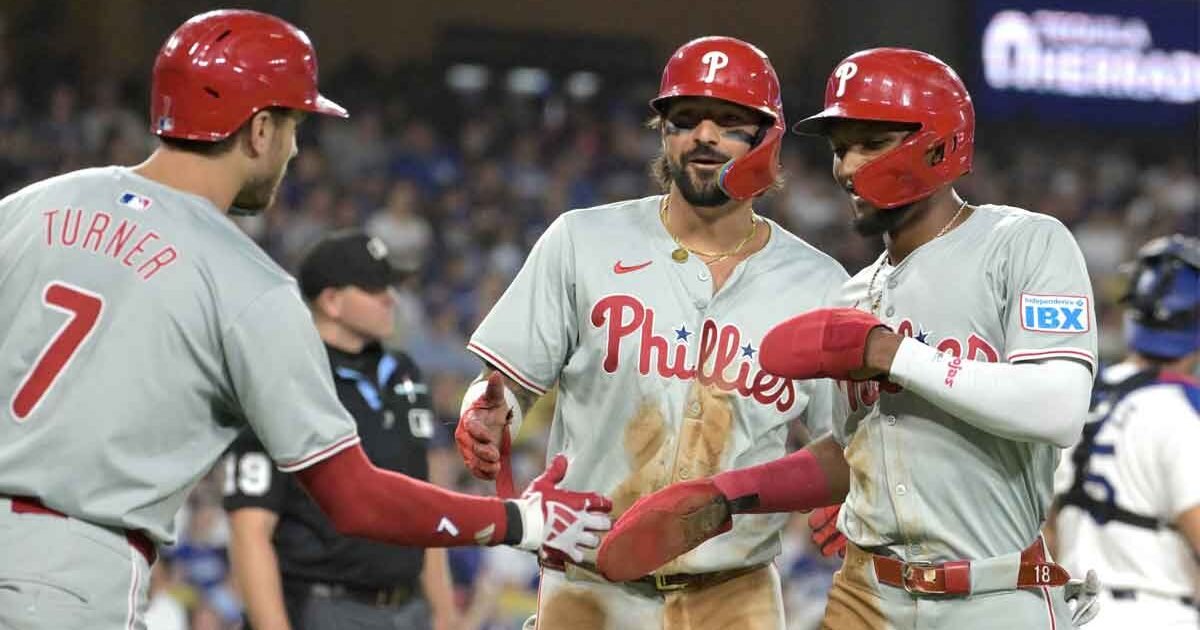 كريستوفر سانشيز يسيطر سبعة أشواط وفيليز يفوز 4-2 على أنجلز