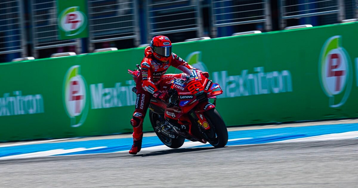 مارك ماركيز يكتسح أراغون ويشعل سباق MotoGP: فوز ثالث توالياً يقلص الفارق مع مارتن إلى 19 نقطة