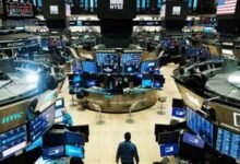 النفط متقلب بفعل مفاوضات إيران وتوترات مضيق هرمز