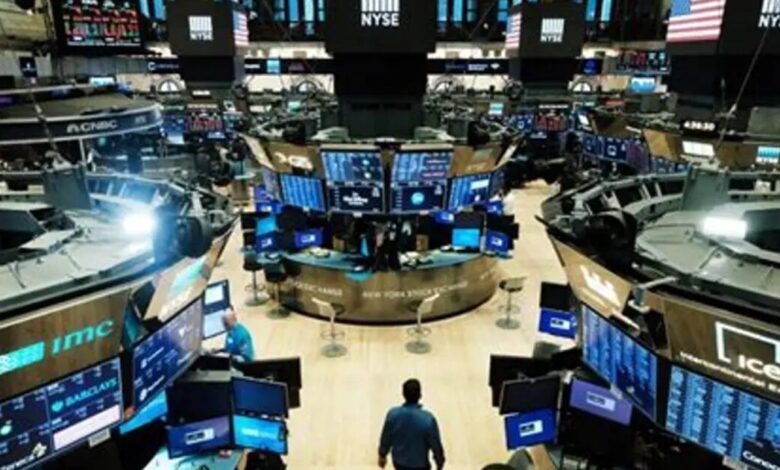 النفط متقلب بفعل مفاوضات إيران وتوترات مضيق هرمز