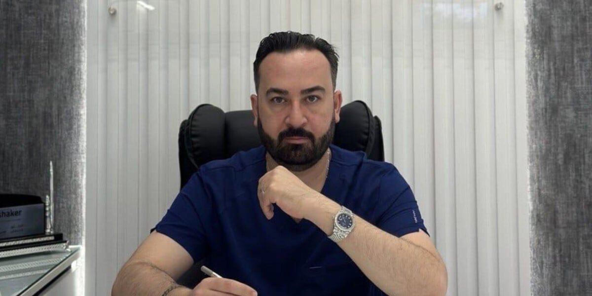 من هو سيف الشاكر؟