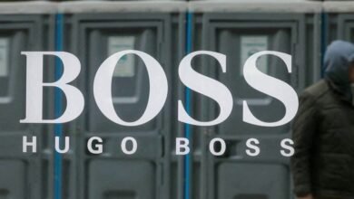 Hugo Boss تخفض توقعات أرباح 2026 والسهم يهبط 10%