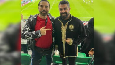 أحمد سليمان رفقة الدكتور سمايلي في ليلة تأهل المغرب