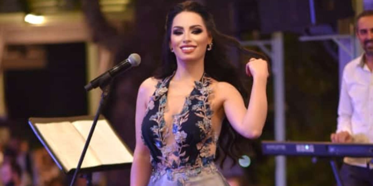 أريج تناري تحيي حفلاً في اهدن