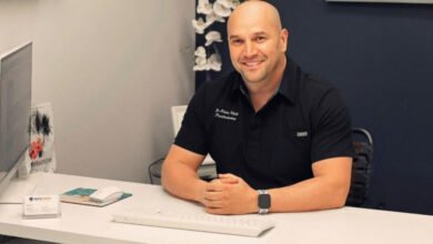 الدكتور آدم فيلالي يحصد جائزة أفضل طبيب أسنان في الولايات المتحدة الأمريكية لعام 2023