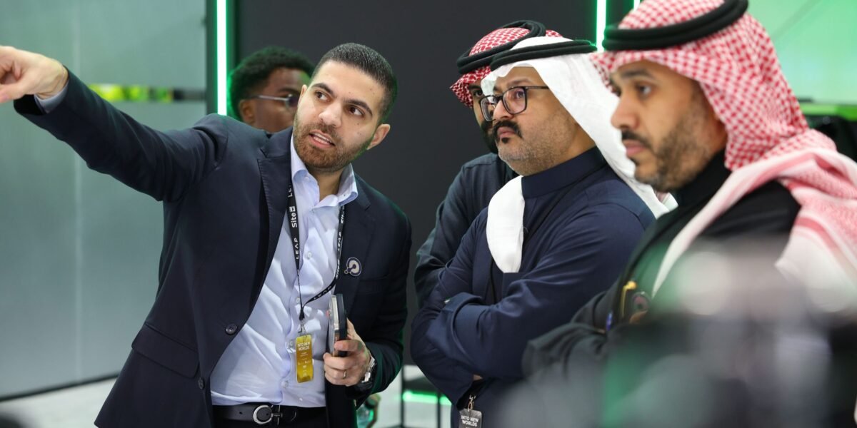 بقيادة الدكتور ايلي متري مصنع بمساحة 7000 متر مربع يضع السعودية على خريطة الروبوتات العالمية