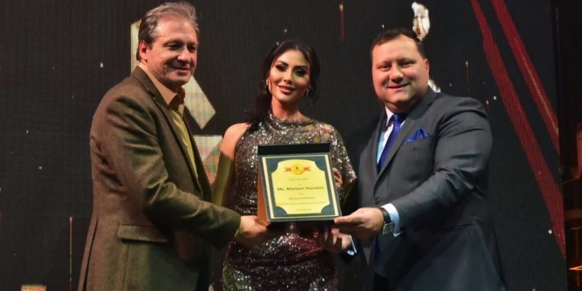 مريم حسين مكرمةً من الشاعر الكبير نزار فرنسيس - صورة مميزة صورة مميزة: مريم حسين مكرمةً من الشاعر الكبير نزار فرنسيس