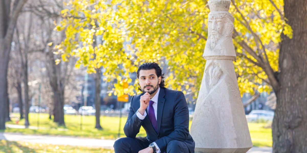 من هو Mohammad Ayman Owaynat قصة محامٍ يصنع الفرق في ساحات العدالة