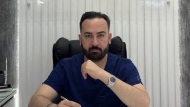 من هو سيف الشاكر؟
